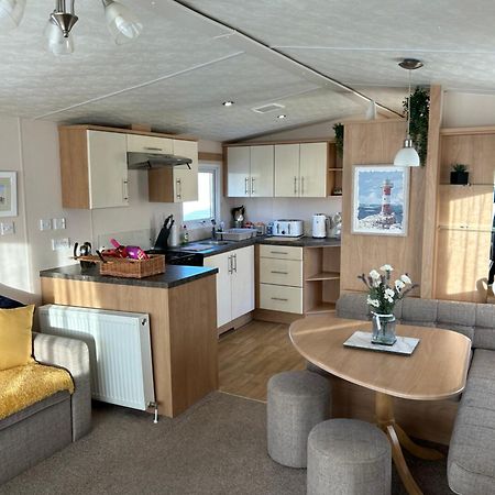 Phoenix Caravan Hire, Trecco Bay Porthcawl Exterior foto
